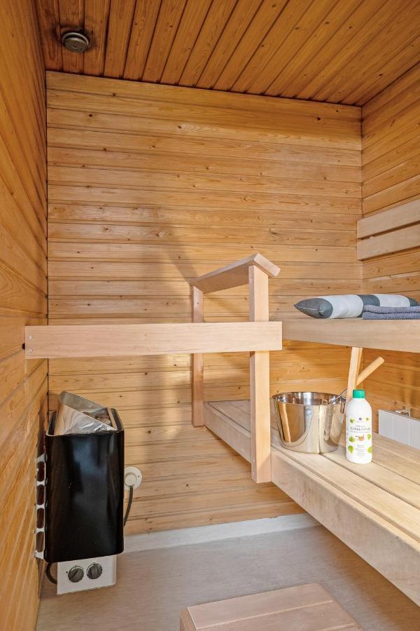 Apartment Sleepwell Rauha With Private Sauna And Parking トゥルク エクステリア 写真