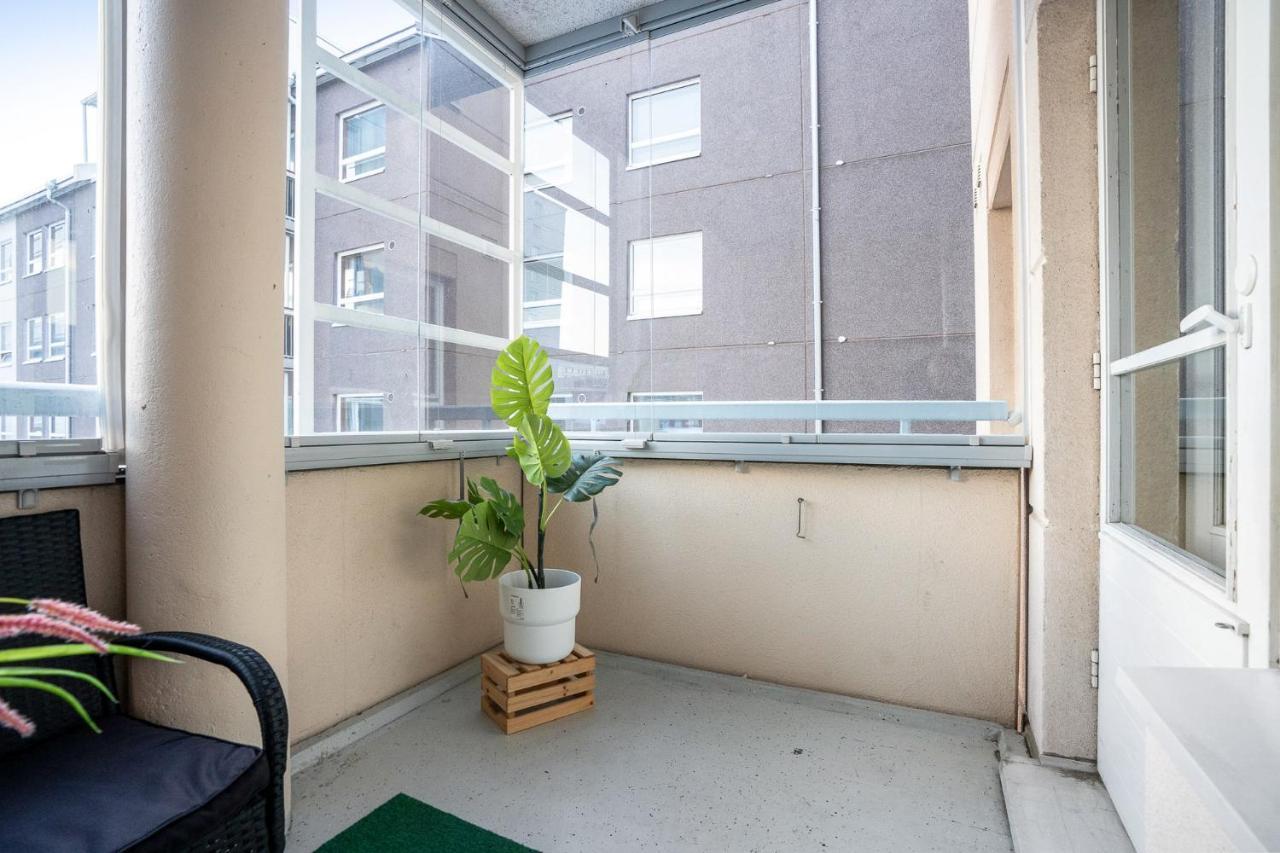 Apartment Sleepwell Rauha With Private Sauna And Parking トゥルク エクステリア 写真